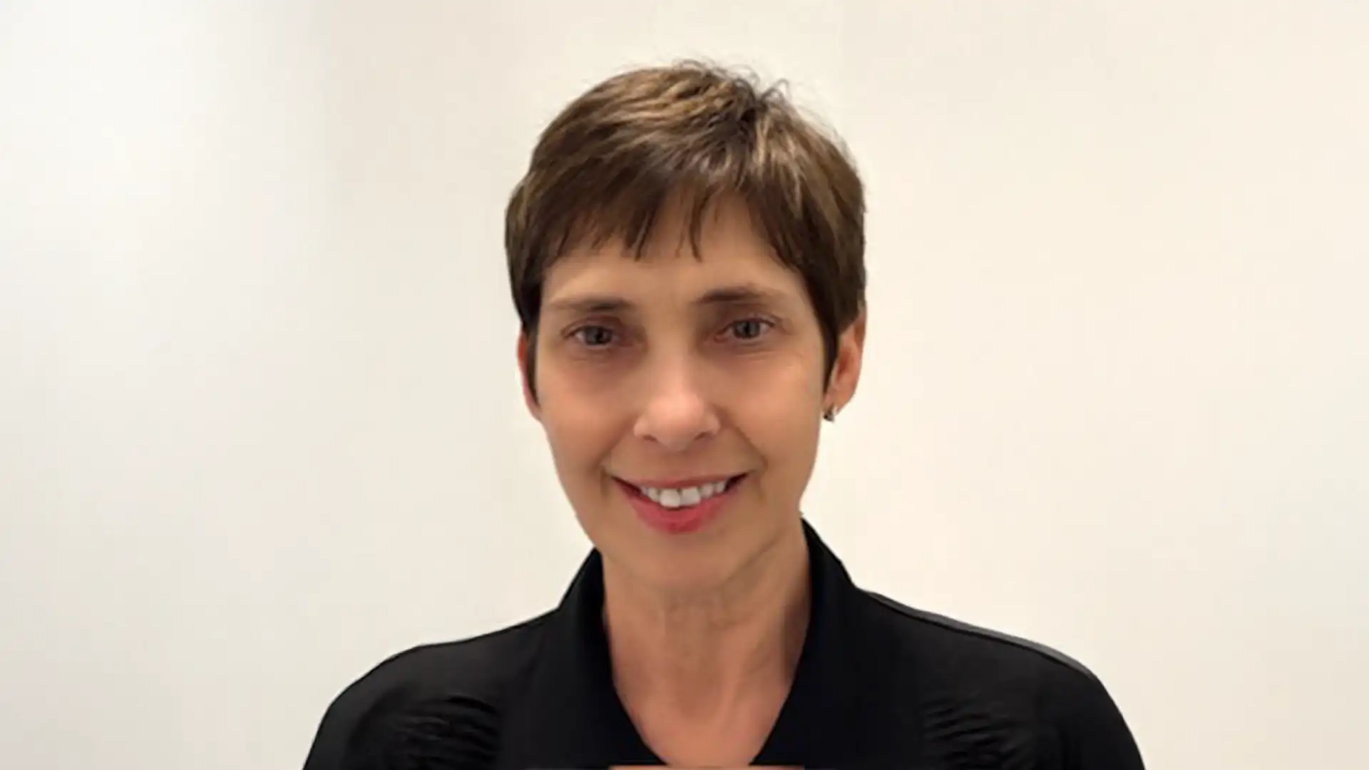 Lynn Petersen Headshot