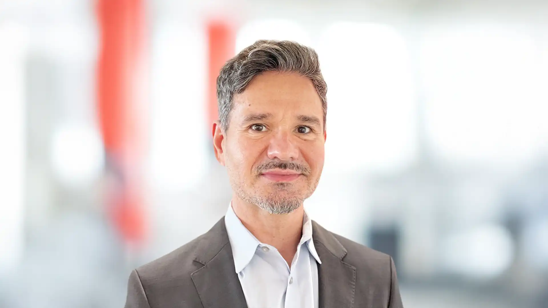 Ricardo Correia Headshot